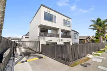 2/289 Mount Albert Road, Sandringham