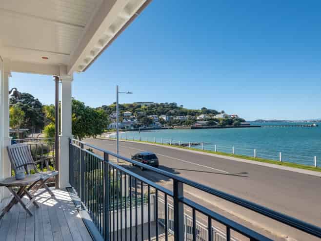 49 King Edward Parade, Devonport
