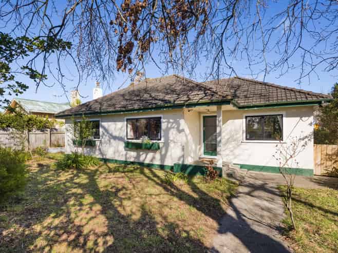 8 Dundas Road, Sanson