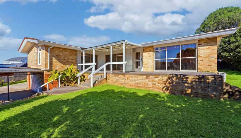 1 Fowey Avenue, Te Atatu South
