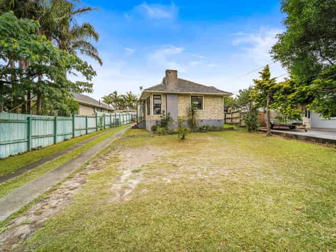 33 Strid Road, Te Atatu South