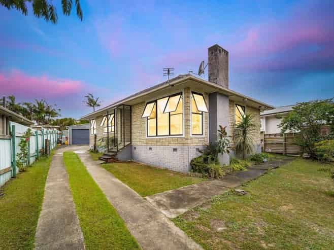 33 Strid Road, Te Atatu South