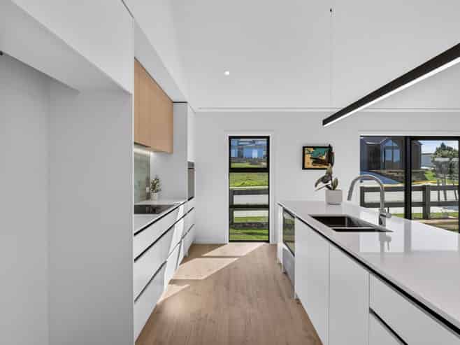 8 Annie Aranui Drive, Poraiti