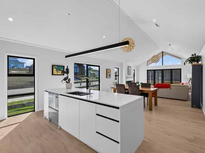8 Annie Aranui Drive, Poraiti
