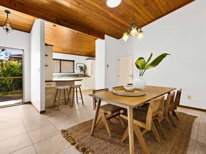 18 Petane Road, Bay View