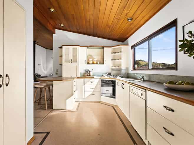 18 Petane Road, Bay View