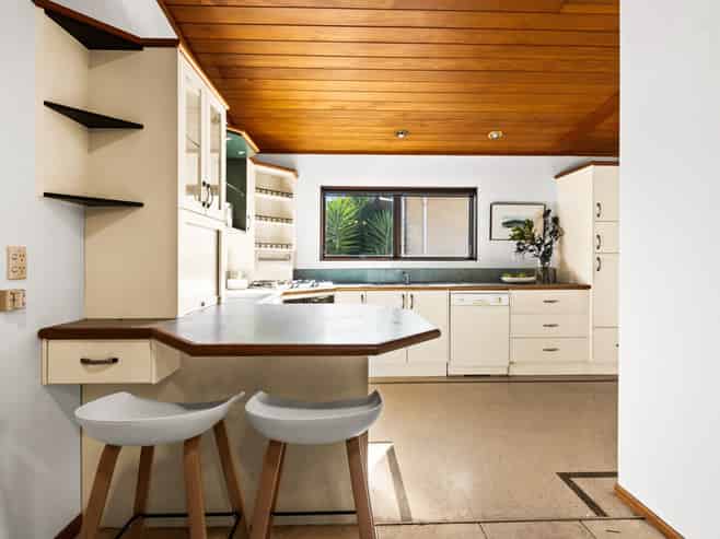 18 Petane Road, Bay View