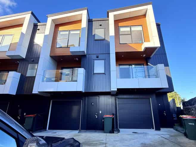 11/36 Seccombes Road, Epsom