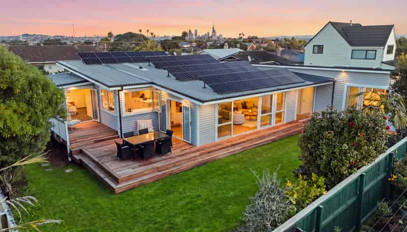 42A Old Lake Road, Devonport