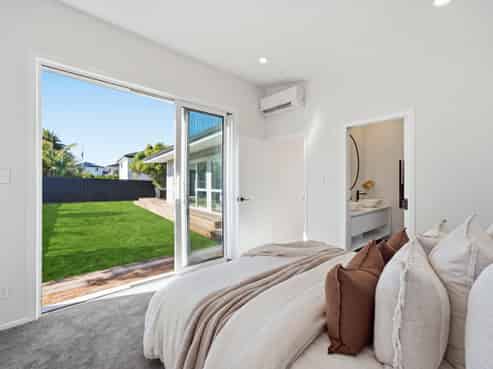 42A Old Lake Road, Devonport