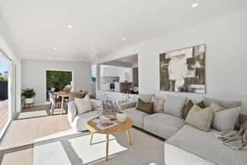 42A Old Lake Road, Devonport