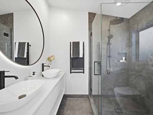 42A Old Lake Road, Devonport