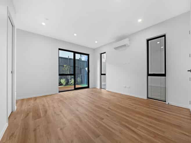Lot 2/10 Sandgate Avenue, Botany Downs
