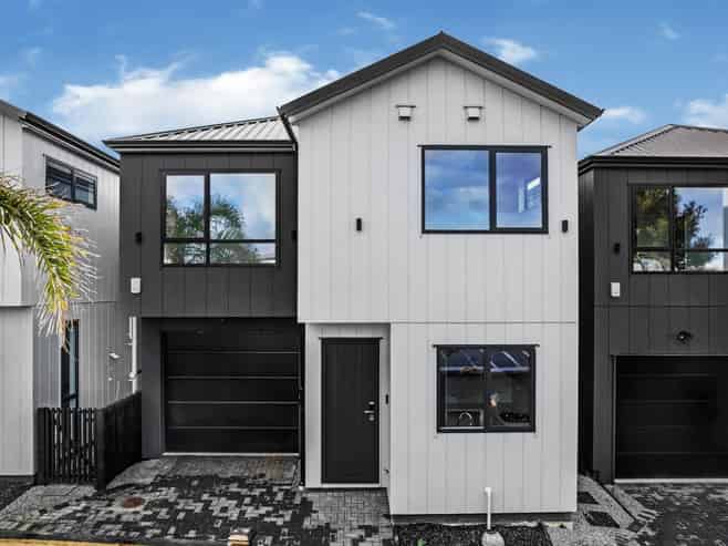 Lot 2/10 Sandgate Avenue, Botany Downs