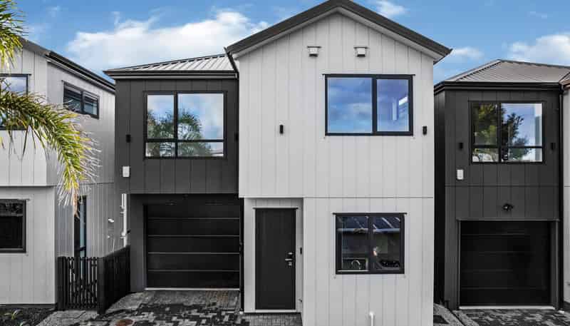 Lot 2/10 Sandgate Avenue, Botany Downs