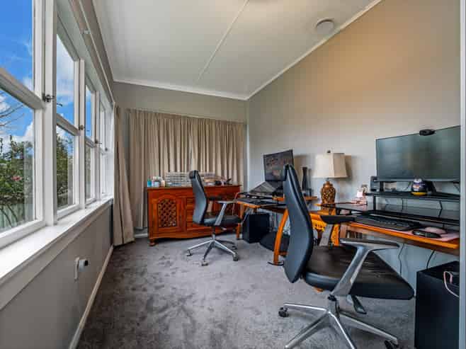 51 Burns Avenue, Takaro