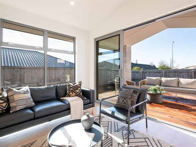  11 Greenway Crescent, Richmond