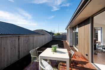  11 Greenway Crescent, Richmond