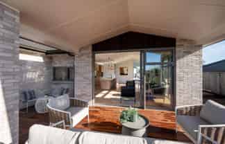  11 Greenway Crescent, Richmond