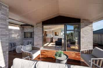  11 Greenway Crescent, Richmond