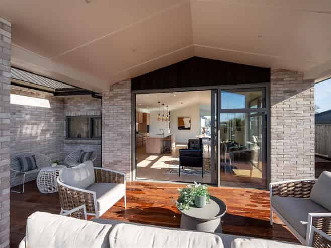  11 Greenway Crescent, Richmond