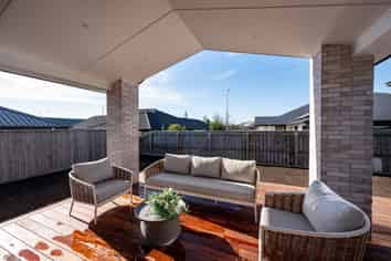  11 Greenway Crescent, Richmond