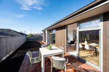  11 Greenway Crescent, Richmond