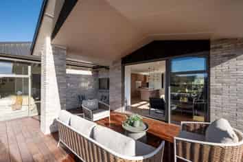  11 Greenway Crescent, Richmond