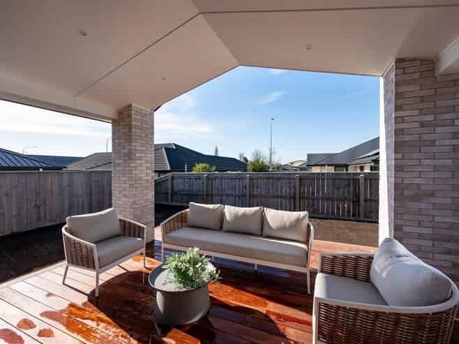 11 Greenway Crescent, Richmond