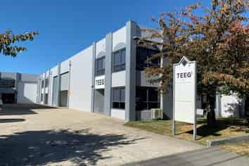 Tidy Industrial Unit - 262sqm Hillsborough