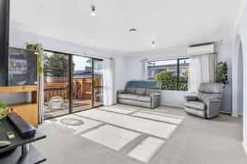 2/54 Golf Road, Tahunanui