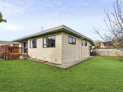 2/54 Golf Road, Tahunanui