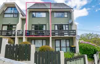 7/93G Queen Street, North Dunedin