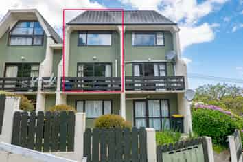 7/93G Queen Street, North Dunedin