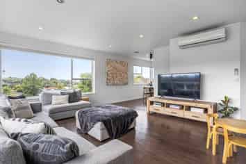 52 Ravenwood Drive, Forrest Hill