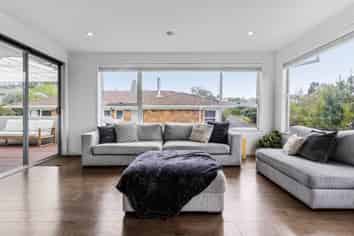 52 Ravenwood Drive, Forrest Hill