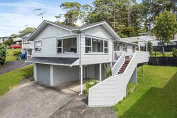 52 Ravenwood Drive, Forrest Hill