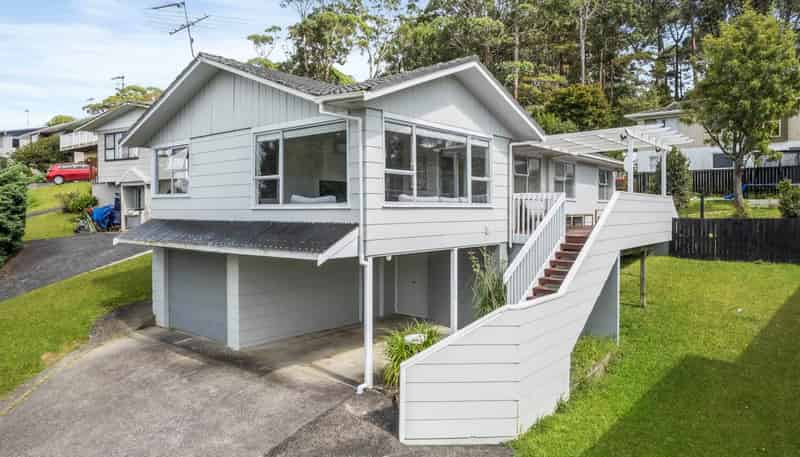 52 Ravenwood Drive, Forrest Hill