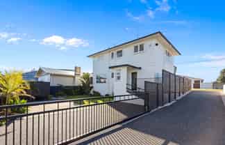 22 Karewa Parade, Papamoa