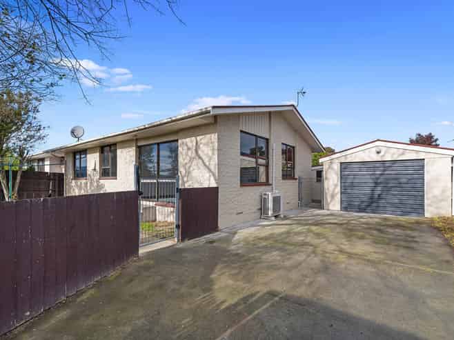 1B Tamarisk Place, Parklands