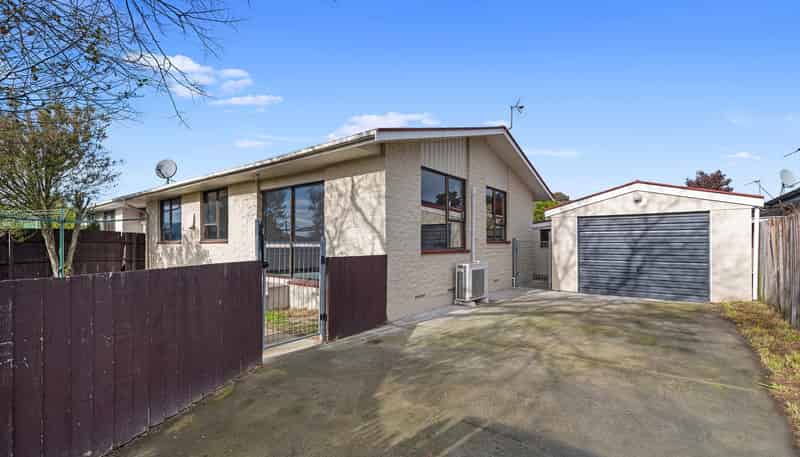 1B Tamarisk Place, Parklands