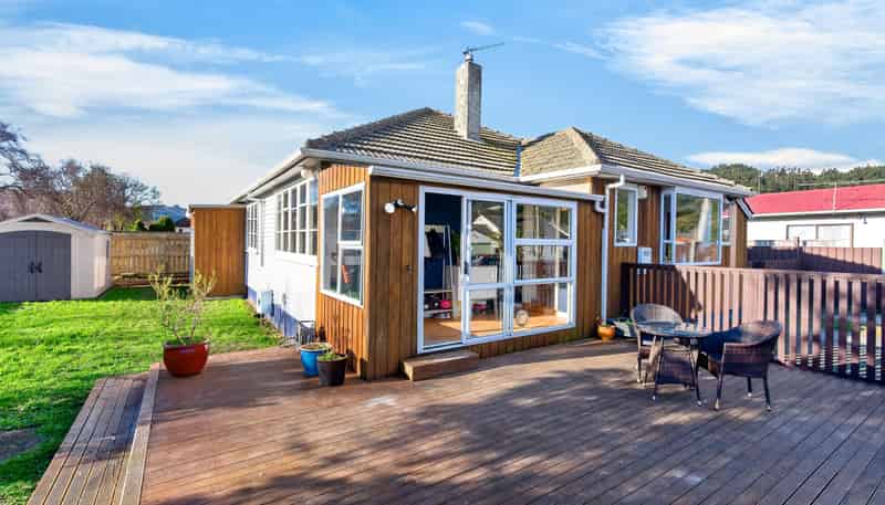1270 High Street, Taita