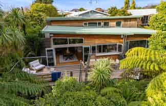 12 Leatham Avenue, Strandon