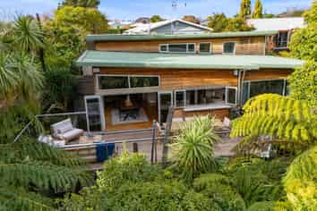 12 Leatham Avenue, Strandon