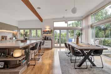 12 Leatham Avenue, Strandon