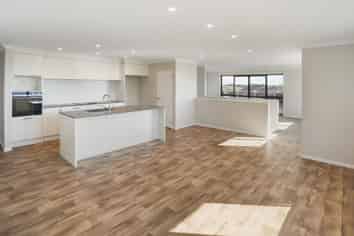 102 Lisle Farm Drive, Pukekohe