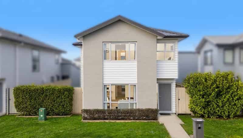 5 Treestump Road, Takanini