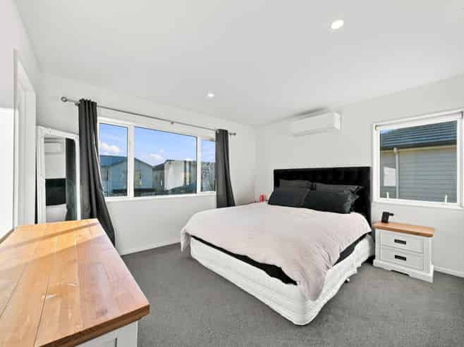 5 Treestump Road, Takanini