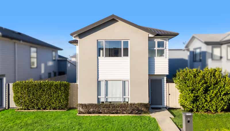 5 Treestump Road, Takanini