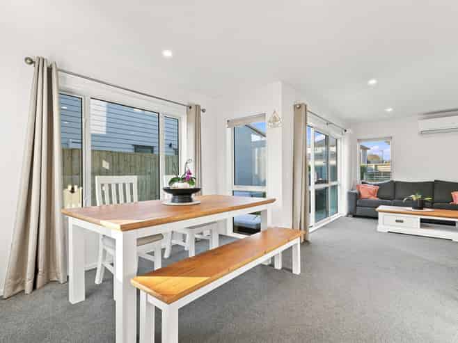 5 Treestump Road, Takanini